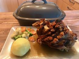 Schweinshaxen Im Ofenmeister Oder Zaubermeister Von Pampered Chef Schweinshaxe Rezept Essensrezepte Pampered Chef Rezepte Fleisch