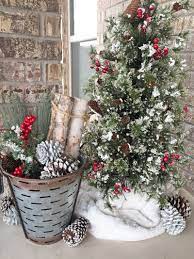 Farmhouse christmas decorating ideas outside. Pin On Front Porch