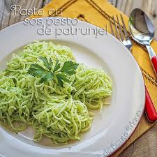 Ador pesto cu paste sau in supa de rosii, sotului ii place pur si simpl. Din BucÄƒtÄƒria Mea Paste Cu Sos Pesto De Patrunjel