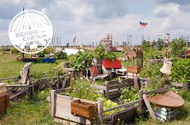 Without doubt, the vast tempelhofer feld is the highlight of the district, but there's plenty going on in the streets all around it. Explore Tempelhofer Feld Schillerkietz Circus Berlin