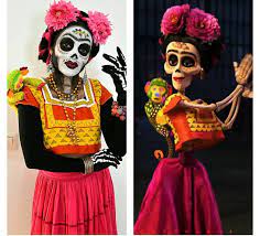 Aqui Esperando Mi Cumple Recuerdame Fridacoco Frida Fridaka Disfraz Frida Kahlo Disfraces De Halloween Infantiles Maquillaje De Cara De Halloween