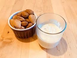 Yaourt Vegetal Au Lait D Amandes Au Thermomix Recette Yaourt Vegetal Recette Yaourt Thermomix