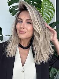 Ash blonde wig in color "CIARA" (long bob)