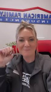 Did you know? 🤔 Life insurance is one of the best ways to say 'I LOVE  YOU'💕 Contact me today for a quote, 785-776-4518. . . www.LaceyKramer.com  . ....