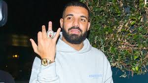 A prominent figure in popular music, drake is credited for popularizing the toronto sound. Drakes Uhrensammlung Ist Die Teuerste Der Welt Gq Germany