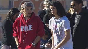 Prince, blanket und paris jackson beim michael forever tribute während seine geschwister ihre mutter debbie rowe kennen, wurde um blankets mutter immer ein. Superselten Michael Jacksons Kinder Gemeinsam Unterwegs Promiflash De