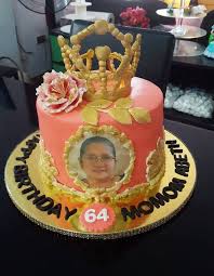 See more pictures of our fabulous shoe cakes here! Iloilo S Sweetart Cupcakes And Cakes Birthday Cake For Mom Queen Of The Day Theme Facebook