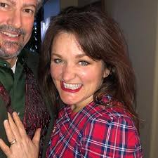 Franklin Steak: Dry-Aged. Live-Fired. Pure Beef. [A Cookbook] eBook :  Franklin, Aaron, Mackay, Jordan: Amazon.in: Kindle स्टोर