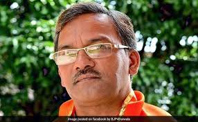 Uttarakhand cm trivendra singh rawat submits his resignation to governor baby rani maurya. Uttarakhand Chief Minister Trivendra Singh Rawat Meets With Bjp Chief Jp Nadda Amid Removal Reports