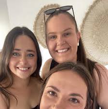 Genuine original interior For sale 1994 jayco penguin Tare weight 650kgs 11  months rego New tyres,bearings Electric brakes 3 bar roofrack Solar panels  for off grid Bag awning plus walls ,poles,pegs Spare