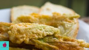 Ricette che potrete preparare in poco tempo e da cui potrete ricavare una buona quantità di cibo e che possono essere servite fredde, dato che allestirete tutto in anticipo. Fiori Di Zucca Al Forno Light Valentina Rossi