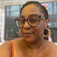 Teontee and Kaisha, music artists from Alabama, met through Instagram and  their friendship turned romantic after a live show. Known for his love of  skincare and feminine traits, Teontee gained a following