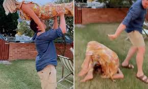 The pair performed the mambo, followed by patrick swayze's stunt of jumping off the stage to rejoin the troupe of dancers. Woman Attempting The Dirty Dancing Lift With Her Boyfriend Snaps Her Neck Back After Nightmare Fall Daily Mail Online