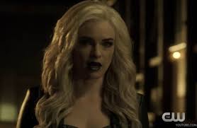 The flash saison 2 : Caitlin Snow The Flash France