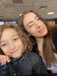 Melissa Schrader's Instagram, Twitter & Facebook