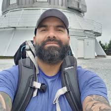 Kim Namjoon, integrante de BTS, fue nombrado el hombre MÁS GUAPO del mundo  en 2022 por #TCCandler. En segundo puesto está Henry Cavill. ¿Qué opinas?