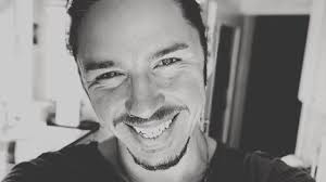 gil ofarim hat sich die haare abrasiert haare armans geheimnis frau