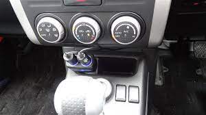 ﾋｭｰｽﾞﾎﾞｯｸｽから電源が取れる3連ソケットの取り付け エクストレイル 日産 エクストレイル ソケット