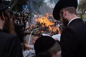 ביעור חמץ הוא מנהג שתיקנו חזל בנוסף למנהג בדיקת חמץ, כדי לקיים את מצוות ביטול החמץ לפני חג הפסח. ×'×™×¢×•×¨ ×—×ž×¥