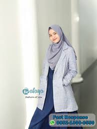 Inspirasi ootd outer hijab kekinian yang pertama adalah outer denim dipadupadankan dengan celana kulot model plisket. 0852 1000 0550 Wa Outer Cardigan Keren Coat Murah Long Cardi Gaun Batik Blazer Model Pakaian Hijab