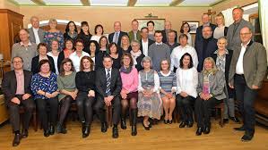 Mitarbeiterjubilaum Vr Bank Augsburg Ostallgau Vr Bank Augsburg Volksbank Augsburg Ostallgau Kaufbeuren Marktoberdorf Fussen Mitarbeiter Treue Vr Bank Augsburg Ostallgau Eg