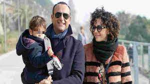 La ditta si occupa di progettazione di arredamenti d'interni, mettendo a disposizione professionisti esperti in. Carlo Conti Chi Sono La Moglie E Il Figlio Del Celebre Conduttore Rai