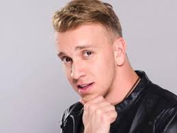 Quién es Oscar Alejandro: biografía y fotos del youtuber y periodista