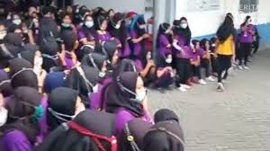 Berbgai cara kegiatan promosi dilakukan, seperti advertising (periklanan) baik itu di media cetak maupun media elektronik. Ratusan Buruh Pabrik Di Bojonegoro Mogok Kerja Beritajatim Com