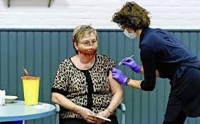 Wanneer ben jij aan de beurt? Wanneer Ben Ik Aan De Beurt Voor Een Prik En Welk Vaccin Krijg Ik Bekijk Hier De De Plannning Voor Vaccinatie Tegen Corona Dagblad Van Het Noorden