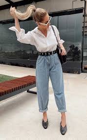 Calça Jeans Que Está Na Moda 2020 14 Looks Simples Com Jeans Para Este Mes Em 2020 Look Com Calca Looks Look Calca Jeans
