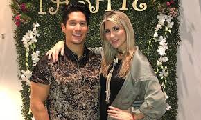 We would like to show you a description here but the site won't allow us. Esposa De Chyno Habla De La Enfermedad Del Cantante