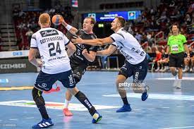 Norveška je u večerašnjoj utakmici protiv portugala se našla u ozbiljnim problemima. Sander Sagosen Of Kiel Challenges Jim Gottfridsson Of Flensburg In 2021 Challenges Sanders Kiel