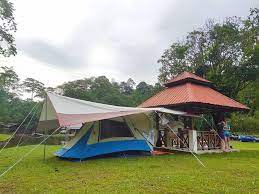 It has a small waterfall, which can be reached easily from the car park. Tq To Mrs Lim Yoke Resort Taman Rimba Komanwel Rawang Facebook