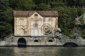 Haus mit blick auf dem see komune norsjö, 5 zimmern auf ca 100qm wohnfläche, wohnküche und bad. Comer See Carate Urio Verlassenes Altes Haus Fototapete Fototapeten Luxus Haus Comer See Lombardia Myloview De