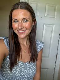 I bring the beauty to you, 20+ years of experience, see what customers are  saying in my reviews…. With Love Makeup Artistry