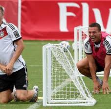 Joachim löw ist bei der ard am mikro, erklärt seine aufstellung. Sp Fussball Wm 2014 Wc 2014 Dfb Usa Aufstellung Deutschland Mit Schweinsteiger Und Podolski Gegen Usa Welt