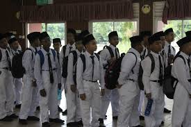 Selain cerdas dan pandai berdagang, sultan hasanuddin juga mendapatkan pendidikan agama yang baik sejak kecil. Unit Bimbingan Kaunseling Samtsh Minggu Suai Mesra Tingkatan Satu Samt Sultan Hisamuddin 2017