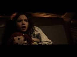 Quand elle était en vie, elle a noyé ses enfants dans un accès de folle jalousie, puis, dévastée par le chagrin, elle s'est jetée dans le fleuve déchaîné. La Malediction De La Dame Blanche La Nouvelle Bande Annonce Du Film D Horreur