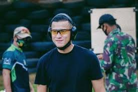 (instagram/herjunotali.studio) menurut herjunot ali, alasan ia tidak mau pacaran karena tidak ingin mengurusi hidup orang lain. Tak Berujung Ke Pelaminan Dengan Aktris Cantik Tatjana Saphira Kini Herjunot Ali Tidak Mematok Istrinya Harus Dari Dunia Selebritis Semua Halaman Grid Id