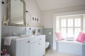 Your bathroom should be the coziest place in your home to wind down and relax. Top Tips For Creating A Cozy Bathroom Homify