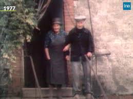 Découvrez tous les produits pierre bonte à la fnac : Ina Les Dureuil 63 Ans D Amour Vache 1977 Facebook