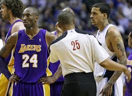 If that ball had hair, it would have hit his face. Lakers News Kobe Bryant Responds To Video That Suggests Non Flinch Vs Matt Barnes Ball Fake A Mirage Lakers Nation