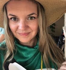 Jill Noel's Instagram, Twitter & Facebook