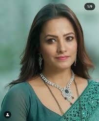 List your favourite characters in Naagin 🐍🥰