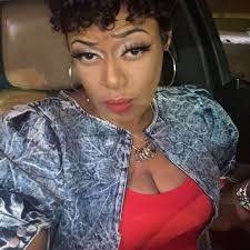 Angela Threet's Instagram, Twitter & Facebook