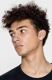 Men S Short Afro Hair With Fringe Hairstyle Men S Curly Hairstyles Medium Hair Styles Curly Hair Men