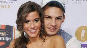 Sarah Engels heizt Fans in Lack-und-Leder-Outfit ein