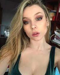 Ester expósito w rolicarla rosón caleruega w serialu szkoła dla elity. 45 Ester Exposito Ideas