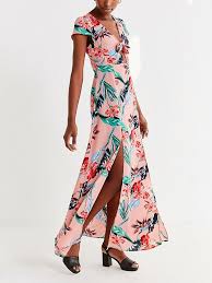 Dress up and stand out in an array of affordable, fashionable dresses for women and teens from lulus. 31 Chic Maxi Dresses To Wear To A Wedding