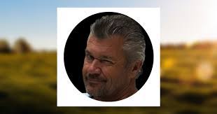 Scott Eades's Instagram, Twitter & Facebook